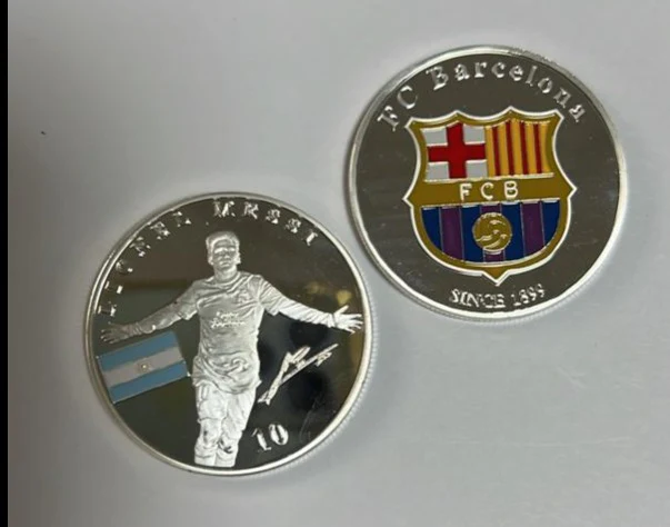 Lionel Messi Barcelona Argentina Signed Coin - Image 4